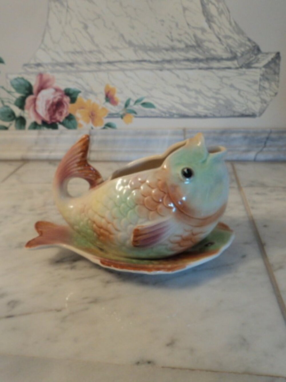 vintage Fish Gravy/Sauce Boat & Under plate~ England